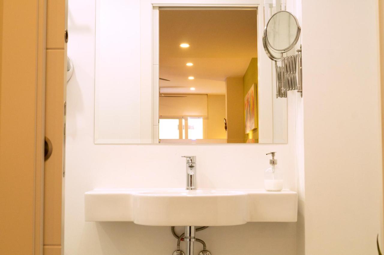 Chueca - Room Apartments Madrid Luaran gambar