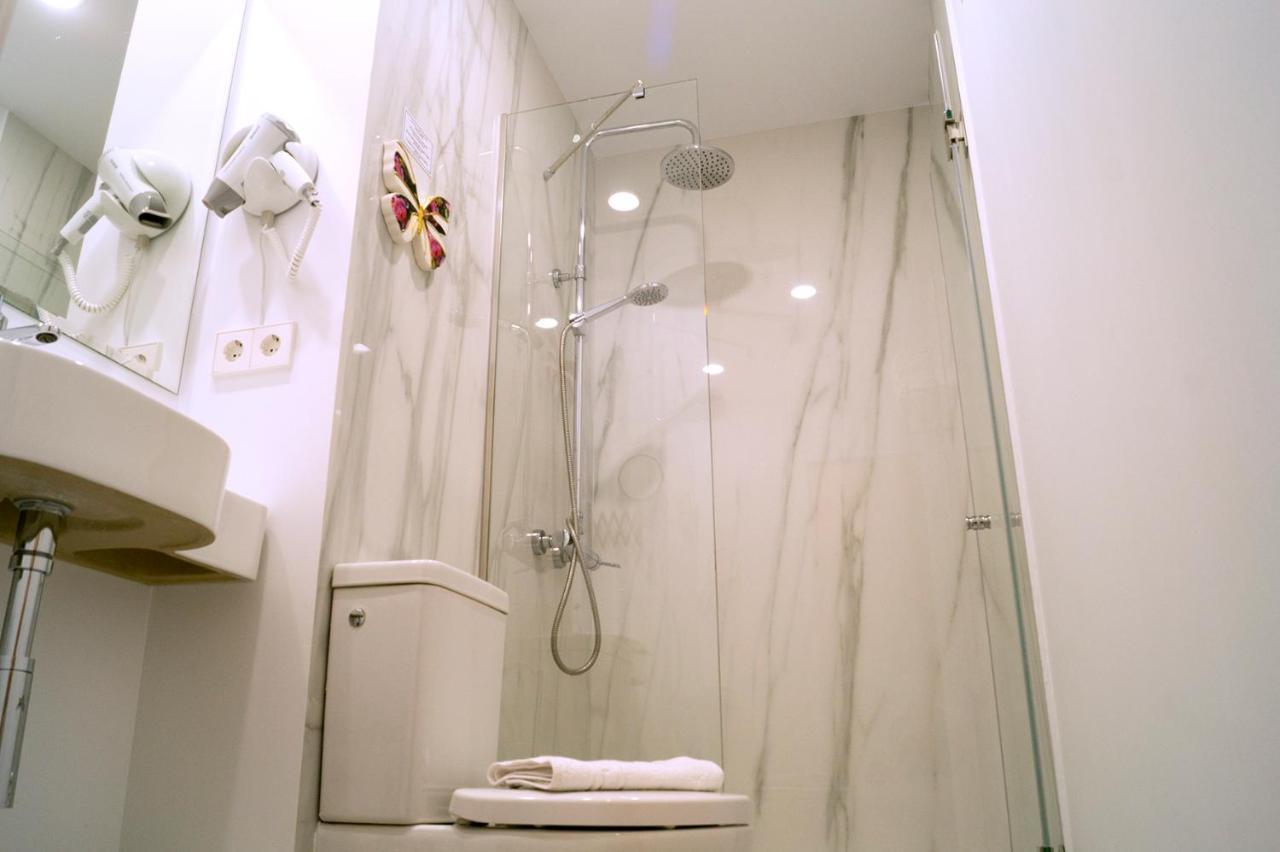 Chueca - Room Apartments Madrid Luaran gambar