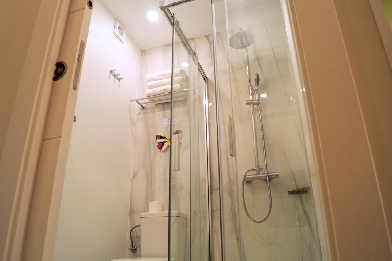 Chueca - Room Apartments Madrid Luaran gambar