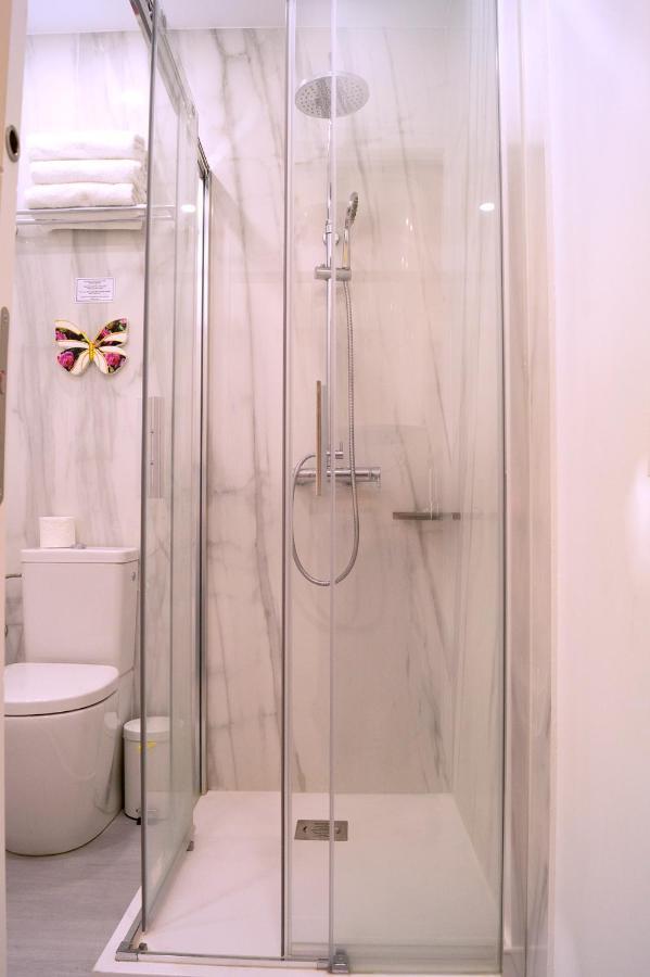 Chueca - Room Apartments Madrid Luaran gambar